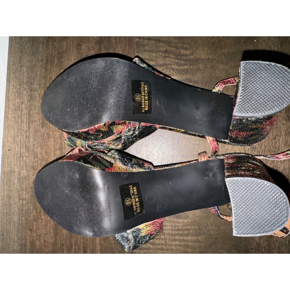 NEW! Lulus Lilso Black Floral Metallic Bow Platform Ankle Strap Block Heels -8.5 - Picture 7 of 7
